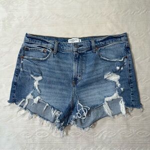 Abercrombie & Fitch The Mom Short Mid Rise